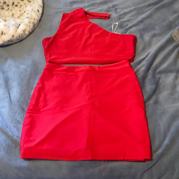 Superdown Regina Asymmetrical Set in Red - Picture 3 of 3